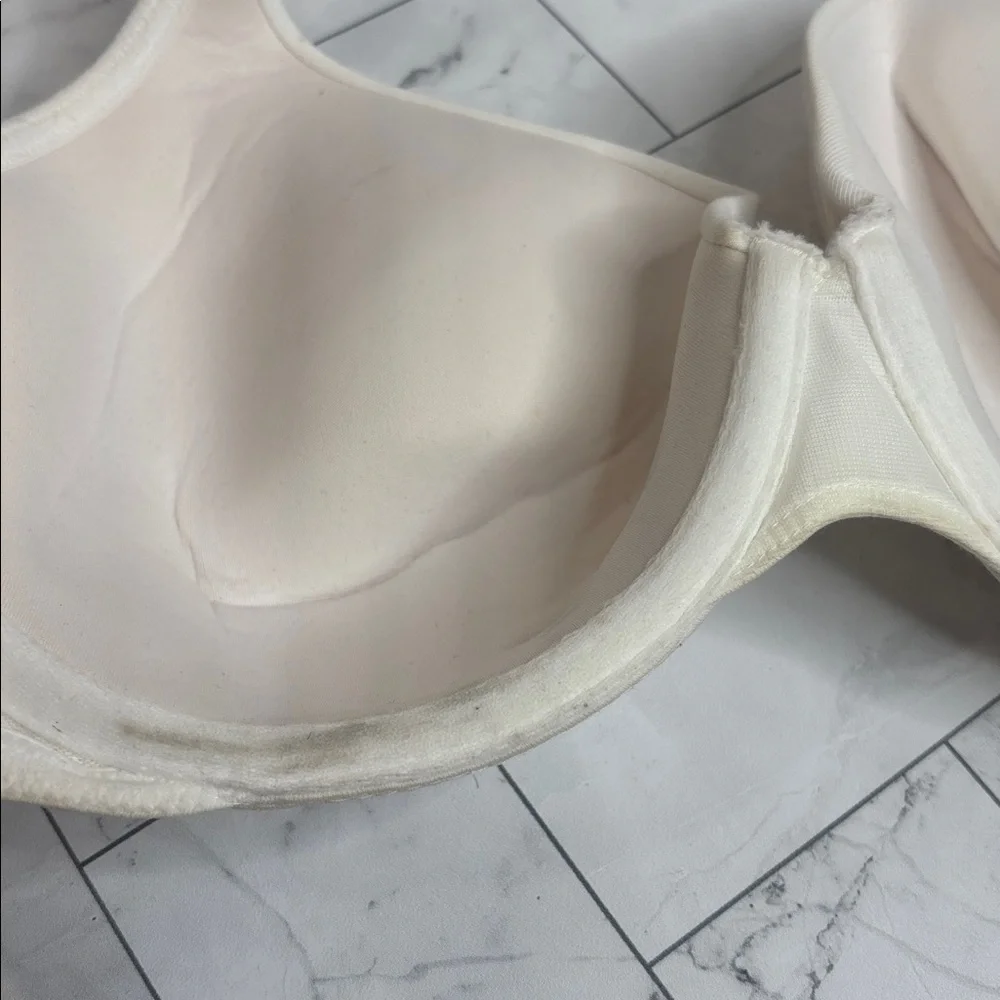 NWOT Cacique Lane Bryant Womans T-Shirt Bra White Lightly Lined UNDERWIRE 42C